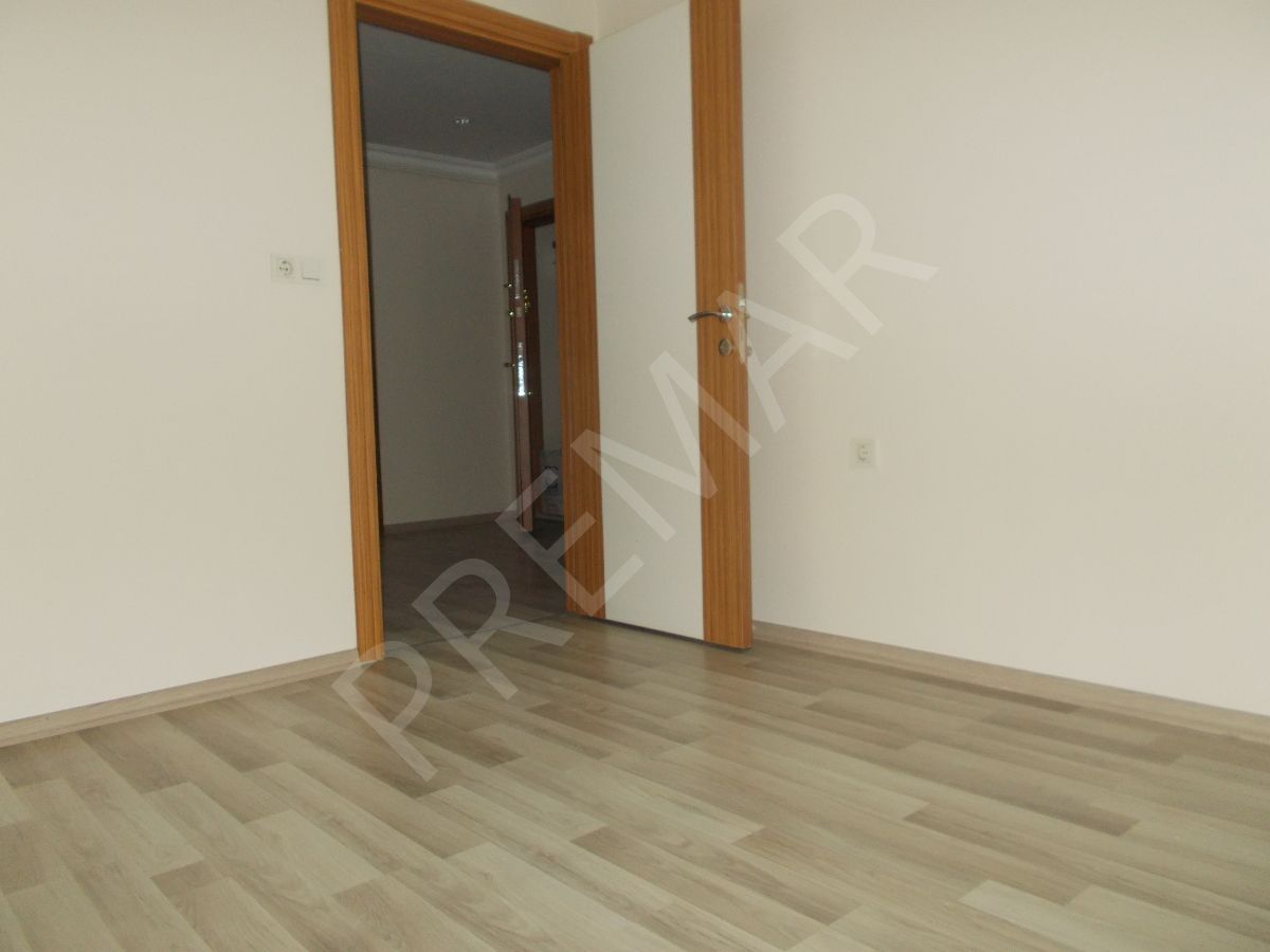 Güneşlide Satılık 2+1 PREMAR