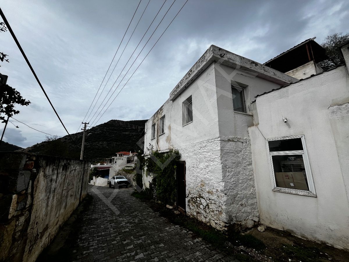 Premar Data Emecik Köyü'nde 45m2 Arsa İçinde Müstakil Köy Evi