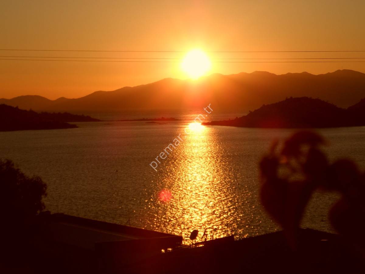 Marmaris Bozburun�da Muhteşem Deniz Manzaralı Satılık Müstakil Ev PREMAR