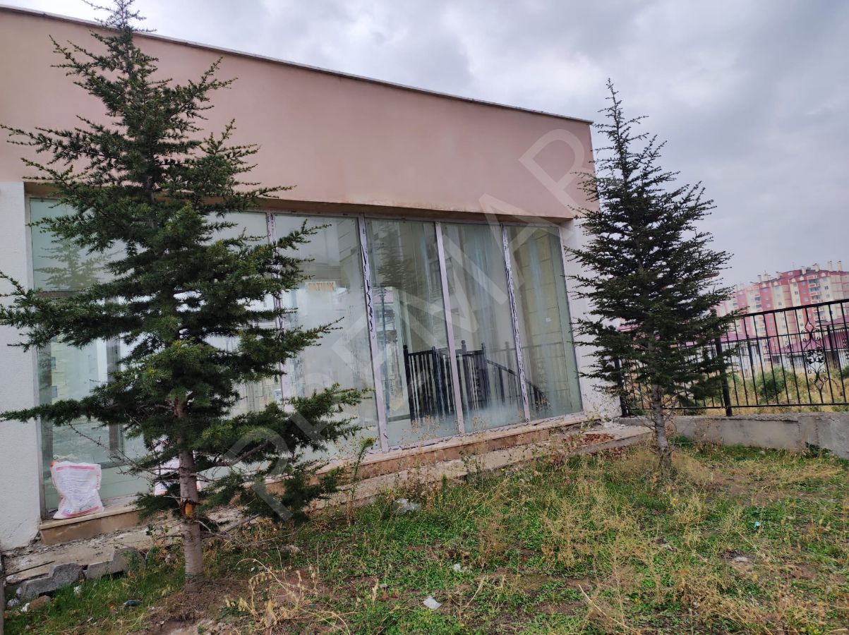 Mimar Sinan Bahçelievler Esnaf Tokide Kiralık Dükkan!