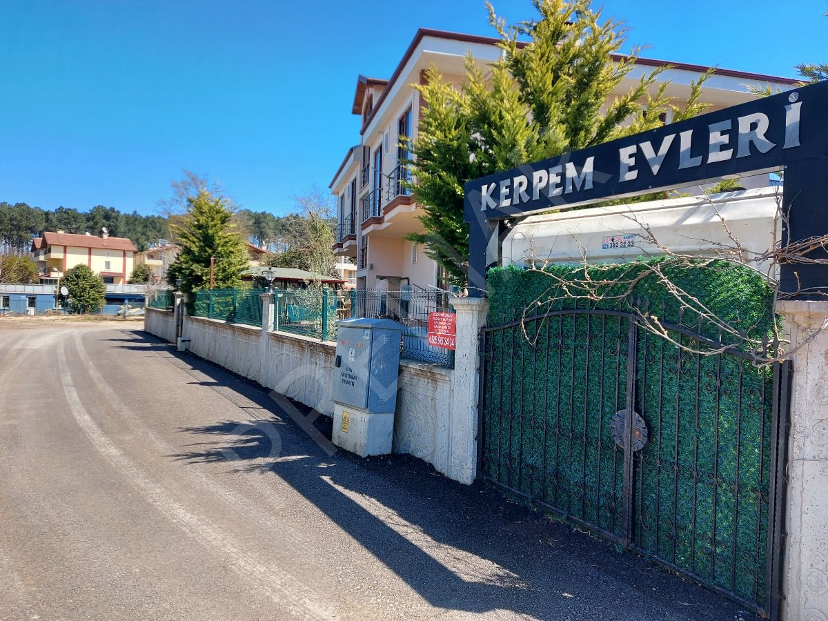 Premar'dan Kerpe Merkezde 500 Metrekare Konut-villa Imarlı Arsa