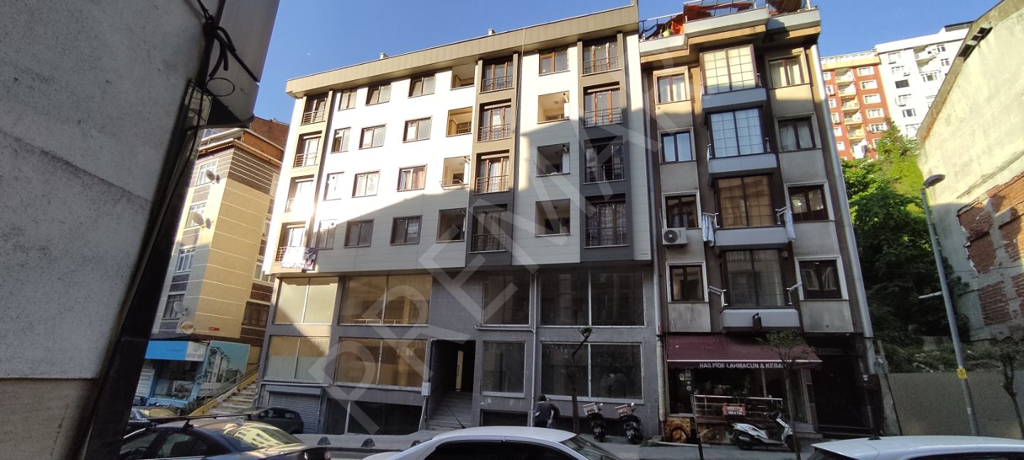 Mecidiyeköy'de Cadde Üstü Arakat 2+1 Kapalı Mutfak Sıfır Daire