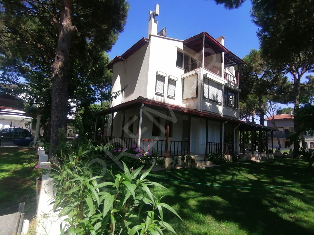 Premar Ayvada'dan Altınova’da Bakımlı Tripleks Villa
