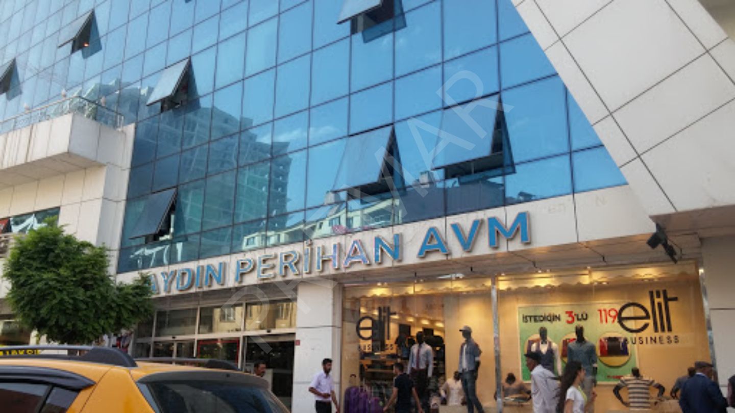 Van Aydın Perihan Avm'de Satılık Geniş Cepheli Dükkan