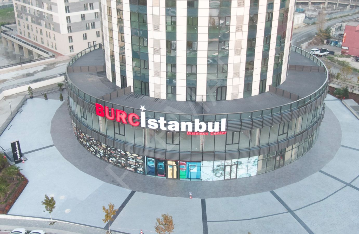 Burç İstanbul İş Merkezinde 129m2 Kiralık İçi Yapılı Ofis