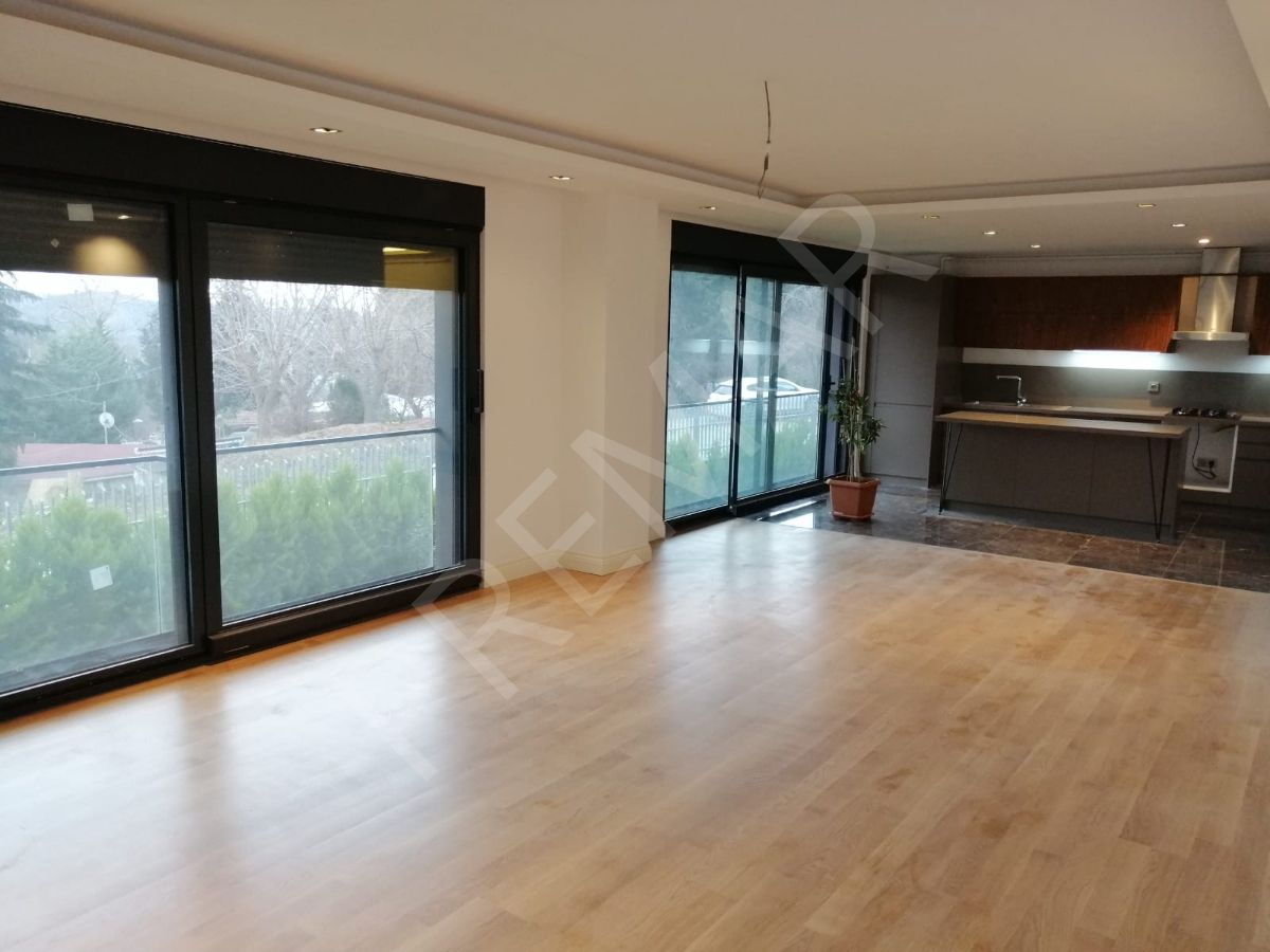 Ulus Sol�da Sıfır Binada Güvenliklik.otoparklı Kiralık Daire ! PREMAR