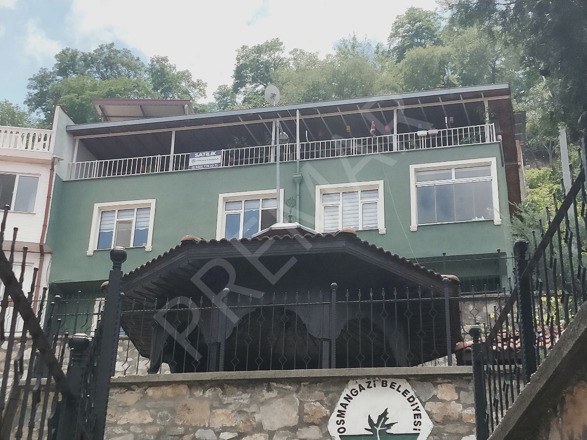 Osmangazi İlçesi Altıparmak Mah. Satılık Panoramik Şehir Manzaralı Bodrum + 2 Katlı + Teraslı Müstakil Ev