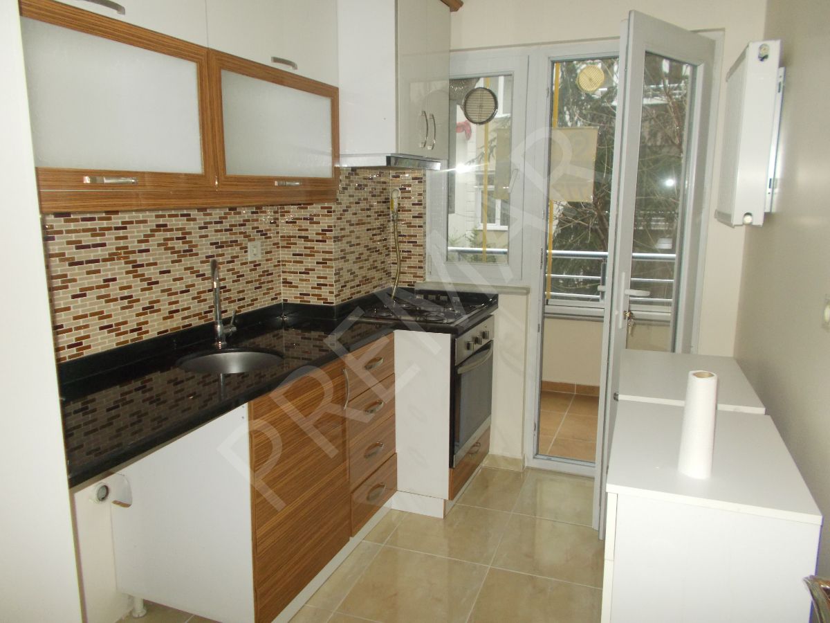 Güneşlide Satılık 2+1 PREMAR