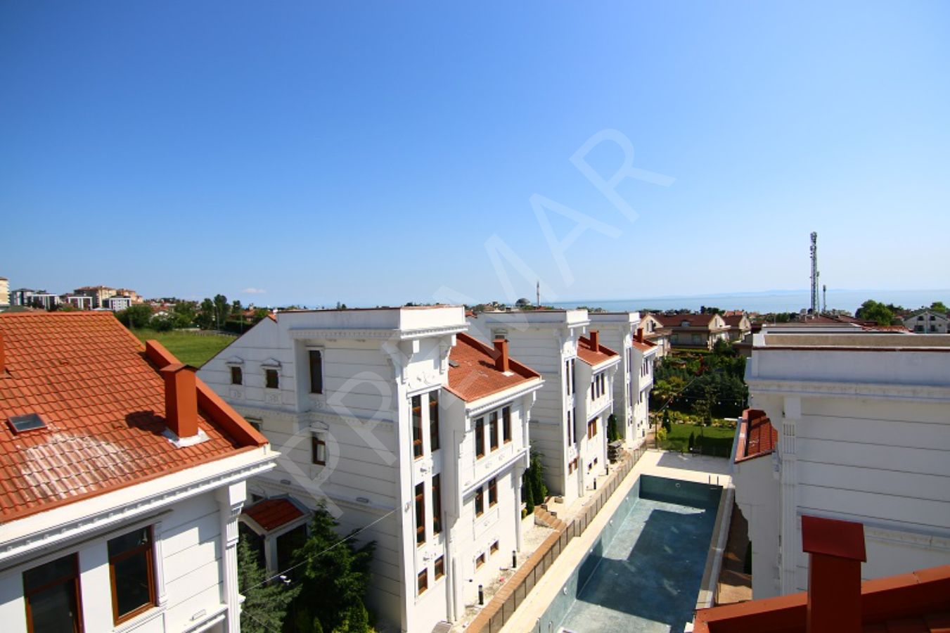 Büyükçekmece Güzelce'de Satılık 5+1 460 M2 Özel Tasarım Villa