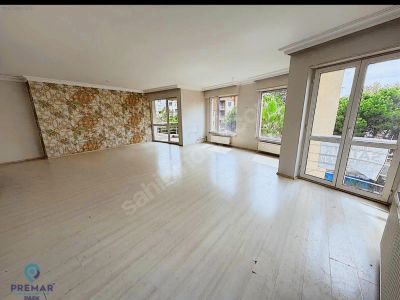 Erenköyde Genç Binada Satılık 3 + 1