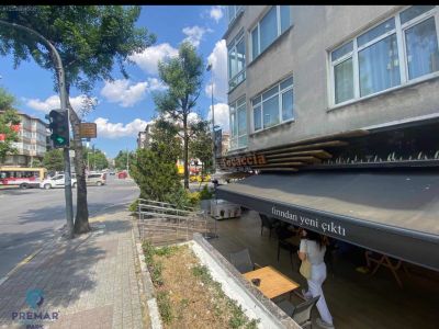 Kurumsal Kiracılı 150 Metre² Satılık Köşe Dükkan