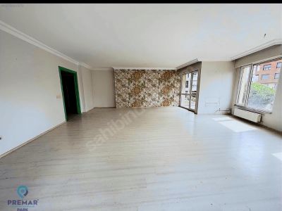 Erenköyde Genç Binada Satılık 3 + 1