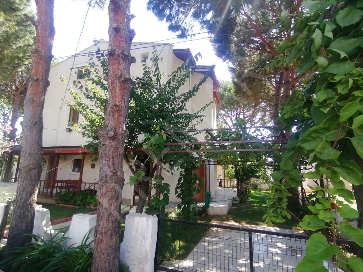 Premar Ayvada'dan Altınova’da Bakımlı Tripleks Villa