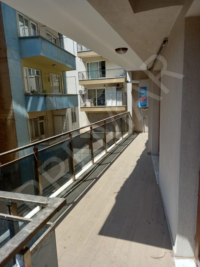 İzmir Caddesi Üzerinde 3+1 Ev
