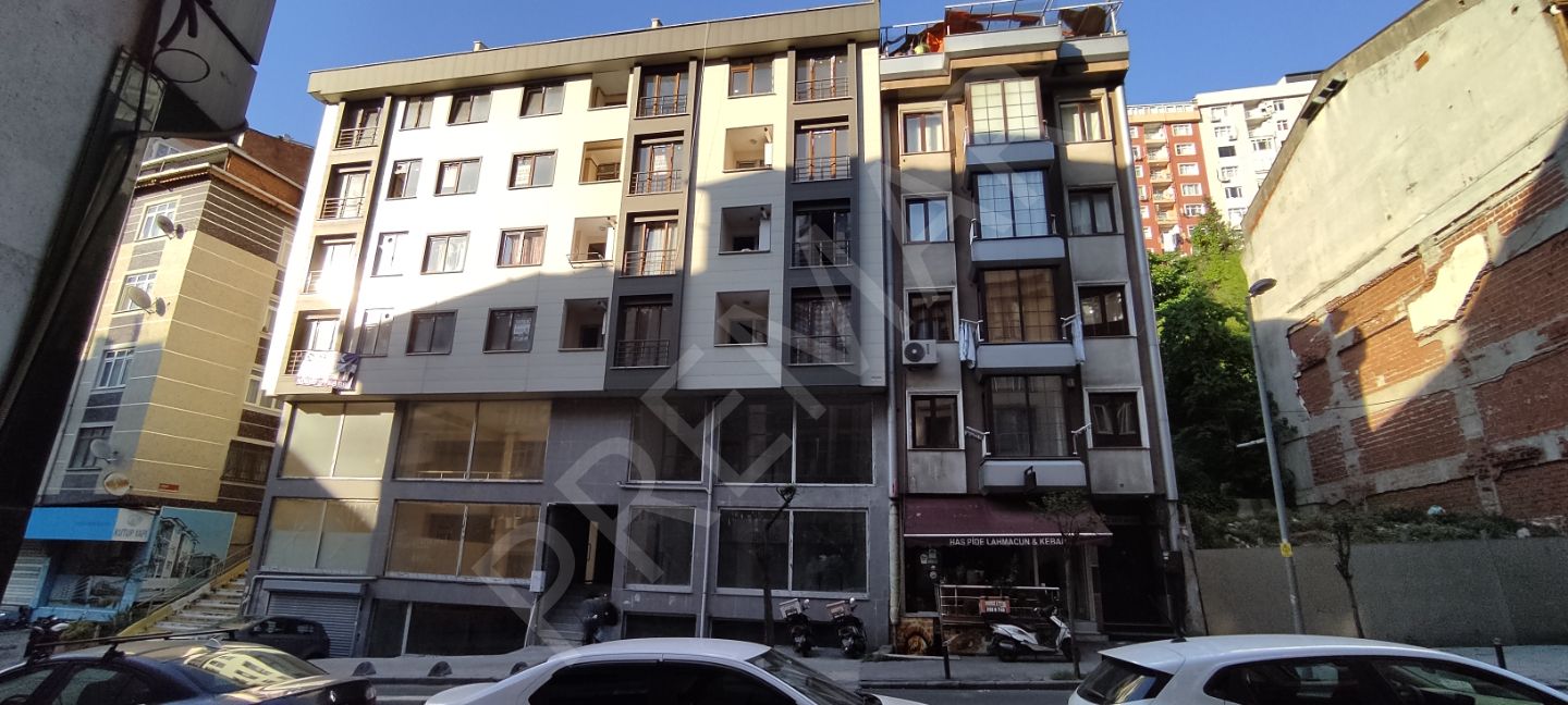 Mecidiyeköy'de Cadde Üstü Arakat 2+1 Kapalı Mutfak Sıfır Daire